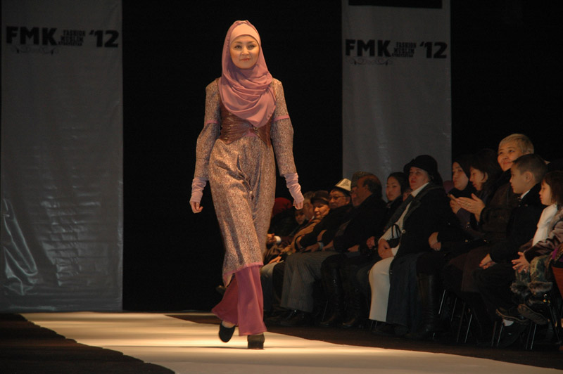 Muslim Fashion Kyrgyzstan 2012 (6)