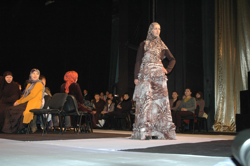 Muslim Fashion Kyrgyzstan 2012 (4)