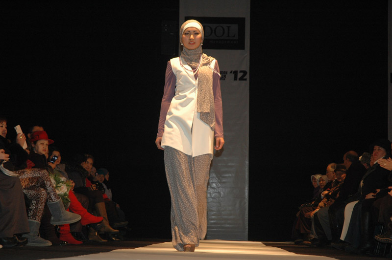 Muslim Fashion Kyrgyzstan 2012 (17)