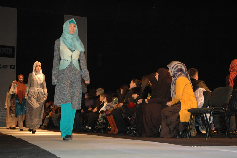 Muslim Fashion Kyrgyzstan 2012 (10)