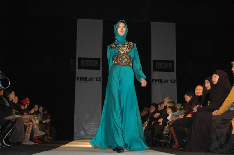 Muslim Fashion Kyrgyzstan 2012 (12)