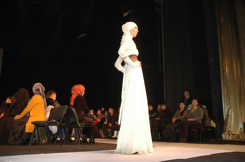 Muslim Fashion Kyrgyzstan 2012 (13)