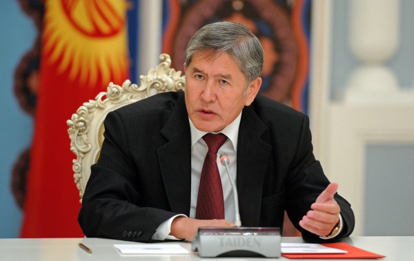 А.Атамбаев: Главнейшая задача – создание сильной, устойчивой ко всем внешним шокам развитой экономики Кыргызстана — Tazabek