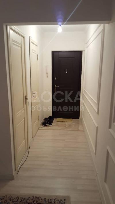 Продаю 3-комнатную квартиру, 58кв. м., этаж - 5/5, Боконбаева/Турусбекова.