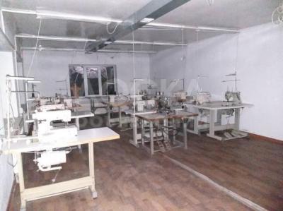 Продаю дом 3-комнатную 100кв. м., этаж-1, 4-сот., стена кирпич, 4 гор.больница.