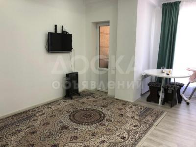 Продаю 1-комнатную квартиру, 35кв. м., этаж - 2/8, ул. Исакеева, 20 ЖК Ала-Тоо 28500$.