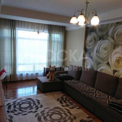 Продаю 2-комнатную квартиру, 70кв. м., этаж - 2/10, Срочно!! 7мкр.элитка с ремонтом!!!.