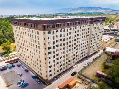 Продаю офисное помещение 197кв. м., ул. Каралаева, напротив 5мкр..