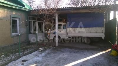 Продаю дом 4-комнатную 70кв. м., этаж-1, 4,6-сот., стена другое, Адышева 8.