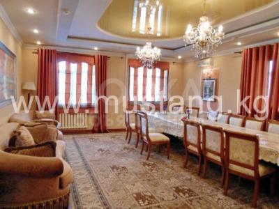 Сдаю дом 6-ком., 468кв. м., этаж-3, 8-сот., стена кирпич, Рыскулова Уметалиева.