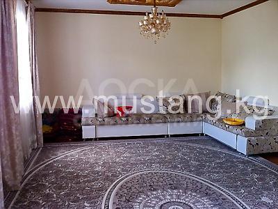 Продаю дом 7-ком., 260кв. м., этаж-4, 3,5-сот., стена кирпич, Джантошева Матросова.