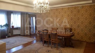 Продаю 4-комнатную квартиру, 220кв. м., этаж - 7/9, пр. Мира/Сухомлинова.