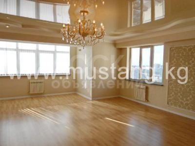 Продаю квартиру 4-ком., 230кв. м., этаж - 10/10, Советская Токтогула.