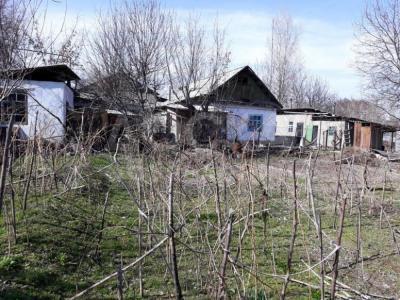 Продаю дом 5-комнатную 81кв. м., этаж-1, 15-сот., стена кирпич, Аламедин базар.