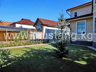Продаю дом 5-ком., 225кв. м., этаж-2, 8-сот., стена кирпич, Киргизия -1.