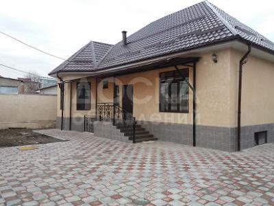 Продаю дом 4-комнатную 160кв. м., этаж-2, 4-сот., стена кирпич, Срочно продаю 4х ком кирп нов дом с удоб.,160м2,уч 4 сот.Кок-Жар.р-н Ахунбаева/Алматинка.