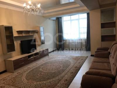 Сдаю 3-комнатную квартиру, 110кв. м., этаж - 3/10, район Нацбанка - Уметалиева/Рыскулова.