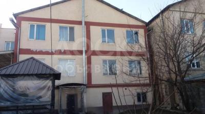 Продаю дом 6-комнатную 220кв. м., этаж-3, 4-сот., стена другое, Кызыл-Аскер, ул. Месароша/Профсоюзная, мкр Достук.