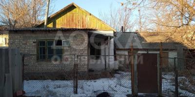 Продаю дом 3-комнатную 1кв. м., этаж-1, 10-сот., стена кирпич, ГЭС 5.