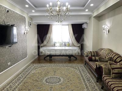 Сдаю 4-комнатную квартиру, 175кв. м., этаж - 9/10, Гоголя - пр. Чуй.