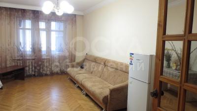 Сдаю 3-комнатную квартиру, 65кв. м., этаж - 2/5, Калыка Акиева-Рыскулова.