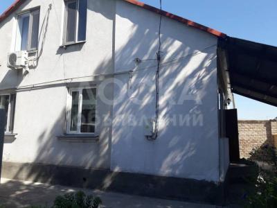 Продаю дом 4-комнатную 110кв. м., этаж-2, 4-сот., стена кирпич, Турусбекова/Куренкеева.