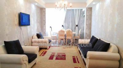 Сдаю 3-комнатную квартиру, 120кв. м., этаж - 4/10, Раззакова -Боконбаева.
