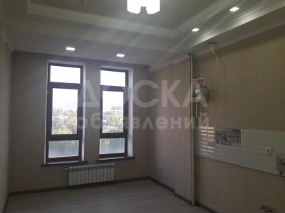 Продаю квартиру 2-ком., 79,5кв. м., этаж - 7/10, Боконбаева/Исанова.