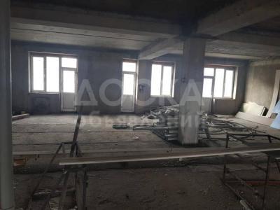 Продаю 5-комнатную квартиру, 260кв. м., этаж - 1/5, мкр. Джал-15.