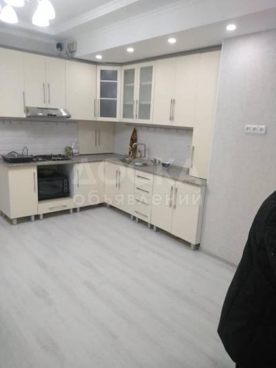 Продаю 2-комнатную квартиру, 80кв. м., этаж - 9/10, Ахунбаева-Чапаева.