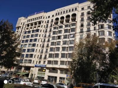 Продаю 4-комнатную квартиру, 155кв. м., этаж - 9/10, Боконбаева-Тыныстанова.