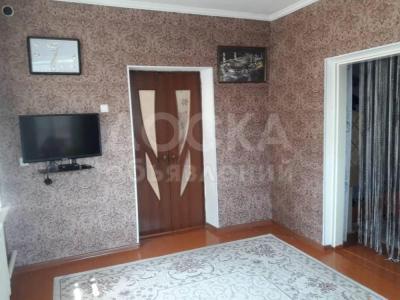 Продаю дом 4-комнатную 100кв. м., этаж-1, 8-сот., стена кирпич, Алматинка/Жибек-Жолу.