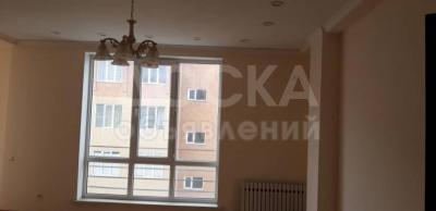Продаю 2-комнатную квартиру, 47кв. м., этаж - 7/9, мкр.Ала-Тоо, Исакеева, элитка с ремонтом!!.