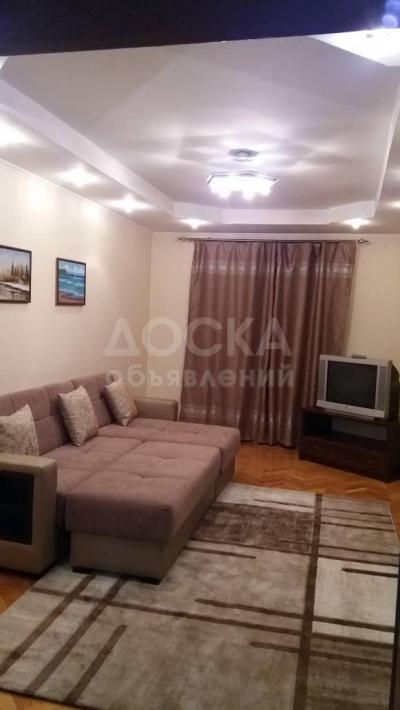 Сдаю 3-комнатную квартиру, 70кв. м., этаж - 4/5, Киевская-бульвар Эркиндик.