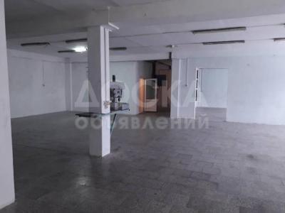 Продаю помещение свободного назначения 260кв. м., ул Ауэзова напротив мкр Учкун.