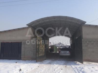Продаю дом 5-комнатную 130кв. м., этаж-1, 500-сот., стена кирпич, Бишкек Ак Ордо1 ул. С.Каралаев 27а.