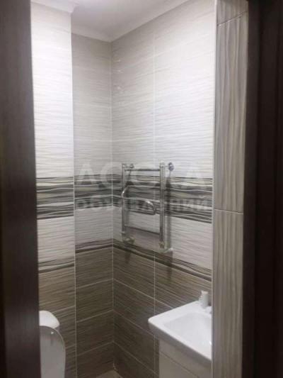 Продаю квартиру 3-ком., 140кв. м., этаж - 2/10, Джал. по Тыналиева.