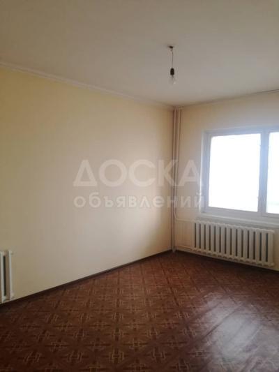 Продаю 1-комнатную квартиру, 34кв. м., этаж - 1/3, Дешево!! П.Лумумбы, Кудайберген, 105с, лоджия с ремонтом!!.