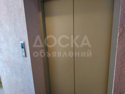Продаю 3-комнатную квартиру, 128кв. м., этаж - 9/10, нижний Джал по Ахунбаева.