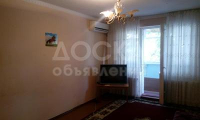 Продаю квартиру 3-ком., 58кв. м., этаж - 1/4, Городок строителей пр Ауэзова.