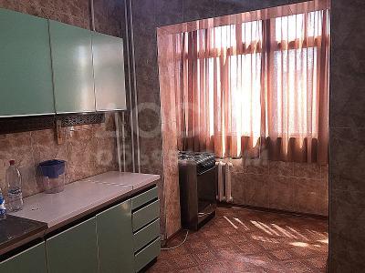 Продаю 3-комнатную квартиру, 65кв. м., этаж - 8/9, Боконбаева - Шопокова.