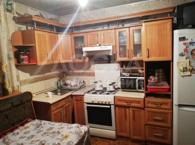 Продаю дом 3-комнатную 82кв. м., этаж-1, 7-сот., стена кирпич, Кызыл аскер.