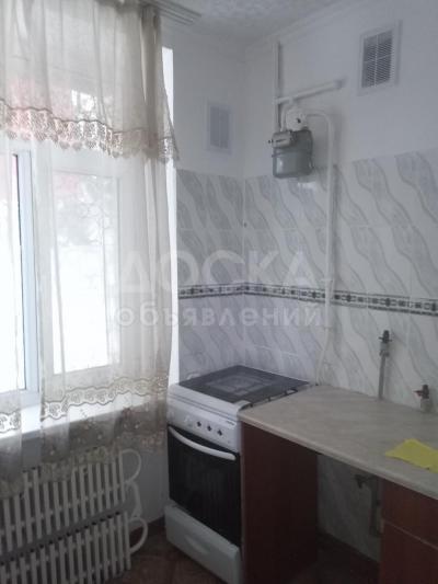 Продаю 2-комнатную квартиру, 44кв. м., этаж - 1/3, ул.Шота Руставели/Сухомлинова.