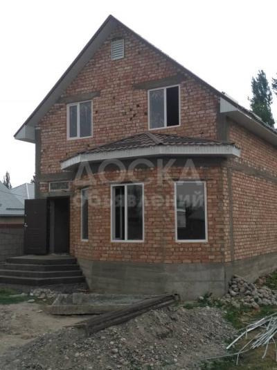 Продаю дом 5-комнатную 120кв. м., этаж-2, 5-сот., стена кирпич, Ново-покровка.