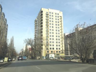 Продаю 3-комнатную квартиру, 120кв. м., этаж - 5/10, Боконбаева/Панфилова.