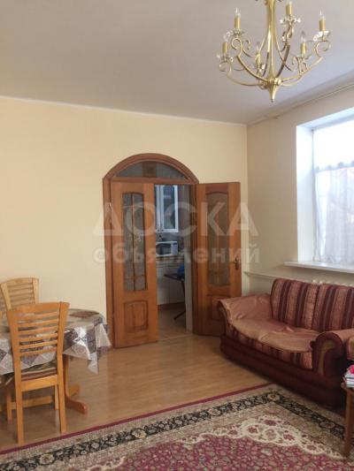 Продаю дом 5-комнатную 200кв. м., этаж-2, 6,5-сот., стена кирпич, Гагарина-Чапаева.