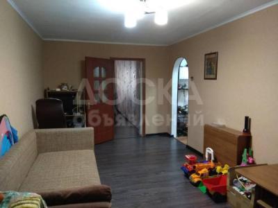 Продаю 2-комнатную квартиру, 45кв. м., этаж - 3/5, Панфилова/Фрунзе.