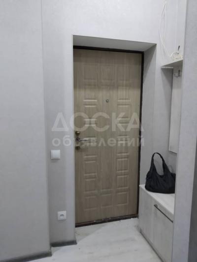 Продаю 2-комнатную квартиру, 44кв. м., этаж - 9/10, 12 мкр..