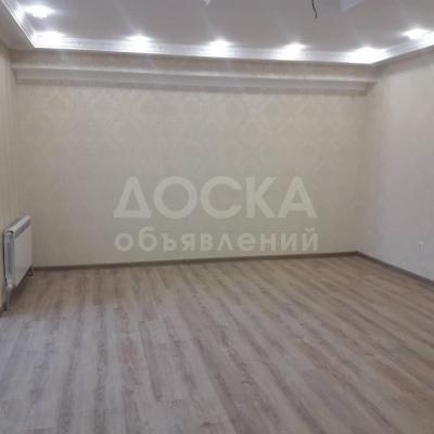 Продаю 3-комнатную квартиру, 135кв. м., этаж - 2/10, Средний Джал.