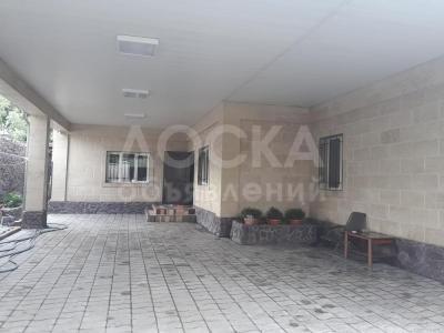 Продаю дом 4-ком., 176кв. м., этаж-1, 5,64-сот., стена кирпич, Ж-Жолу/Ростовская(Зап.автовокзал).